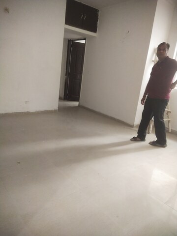 Furnished Amenities in 3.5 BHK Apartment at Supertech Czar Suites, Omicron I Greater Noida – for Sale