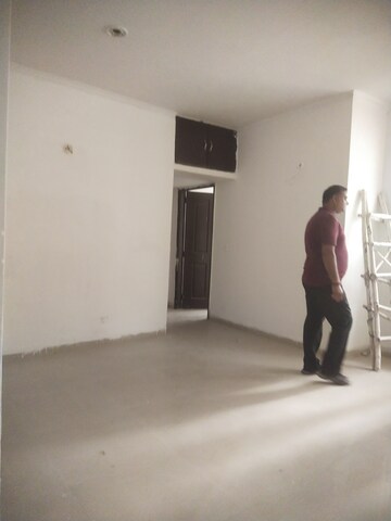 Furnished Amenities in 3.5 BHK Apartment at Supertech Czar Suites, Omicron I Greater Noida – for Sale