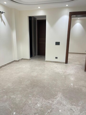 Room in 4 BHK Builder Floor at Ansal API Esencia, Sector 67 – for Sale