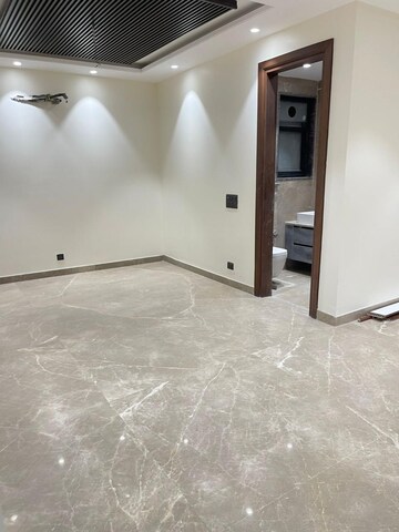 Room in 4 BHK Builder Floor at Ansal API Esencia, Sector 67 – for Sale