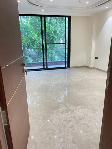 Room in 4 BHK Builder Floor at Ansal API Esencia, Sector 67 – for Sale