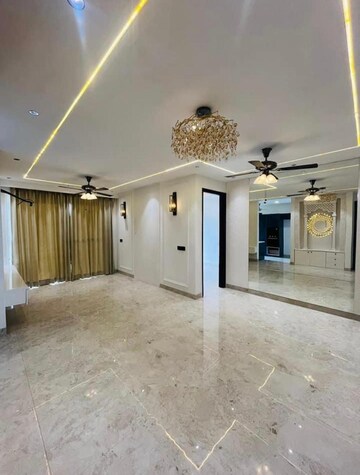 Room in 4 BHK Builder Floor at Ansal API Esencia, Sector 67 – for Sale