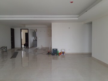 Room in 4 BHK Apartment at ATS Triumph, Sector 104 – for Sale
