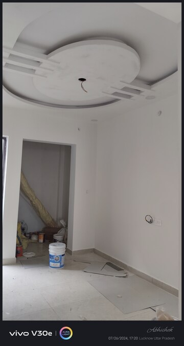 Master Bedroom in 3 BHK Independent House at Jankipuram Extension – for Sale