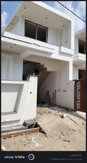 Building Lobby in 3 BHK Independent House at Jankipuram Extension – for Sale