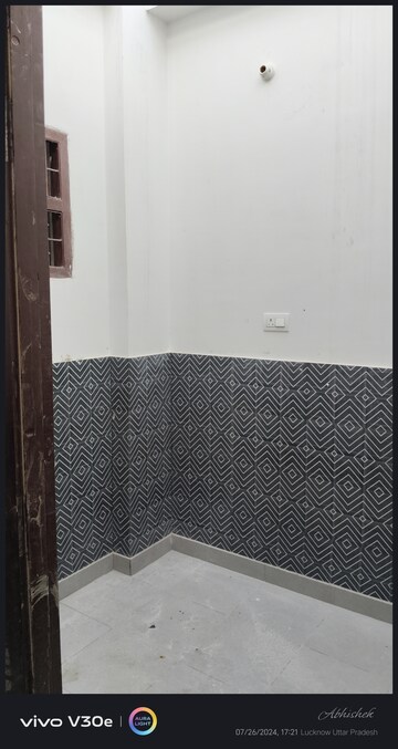 Bedroom in 3 BHK Independent House at Jankipuram Extension – for Sale