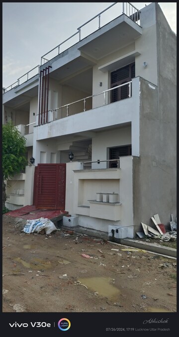 3 BHK Independent House For Sale in Jankipuram Extension