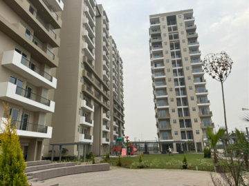 3 BHK Apartment For Sale in Artique Uptown Skylla, International Airport Road