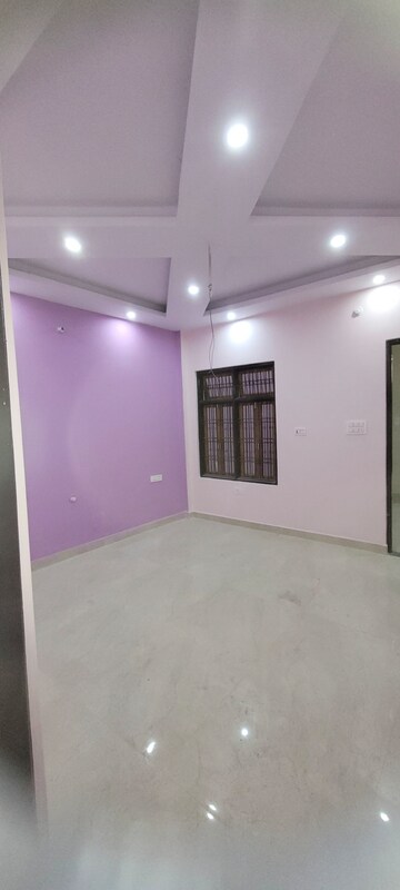 Room in 3 BHK Independent House at Sarojini Nagar – for Sale