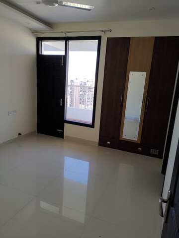 Room in 3 BHK Apartment at Golden Sand Apartments, Dhakoli Village – for Sale