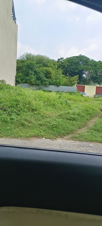  Plot – Garden View at Ansal Sushant Golf city, Sushant Golf City - for Sale
