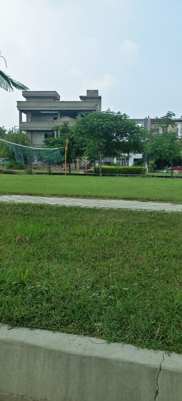  Plot – Garden View at Ansal Sushant Golf city, Sushant Golf City - for Sale