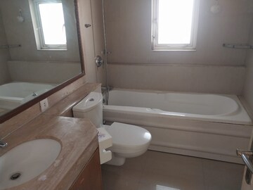 रेसिडेंशियल फ्लैट वर्ग फुट फॉर रेंट इन सेक्टर 28 गुड़गांव  7523949