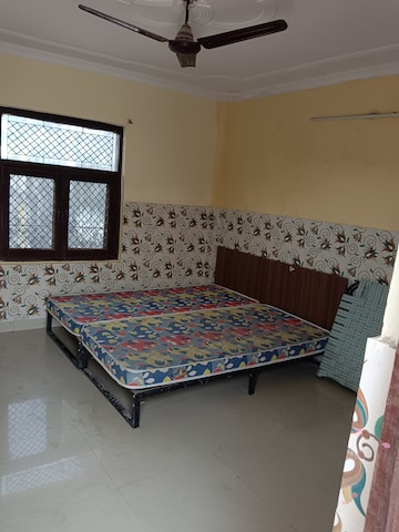 1 BHK Villa For Rent in RWA Apartments Sector 52 Sector 52 Noida  7524541