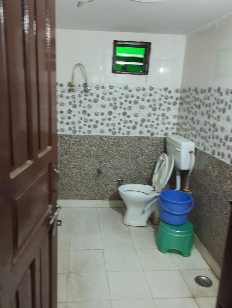 Bathroom, shiv colony 4 Bedroom 85 Sq.Yd. Independent House In Shiv Colony Sonipat 7524590