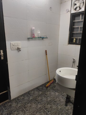 Bathroom in 3 BHK Builder Floor at Eros Rosewood City, Sector 49 – for Sale