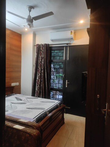 Bedroom in 3 BHK Builder Floor at Eros Rosewood City, Sector 49 – for Sale