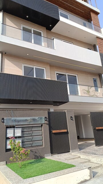 Kitchen in 3 BHK Builder Floor at Ardee City, Sector 52 – for Sale