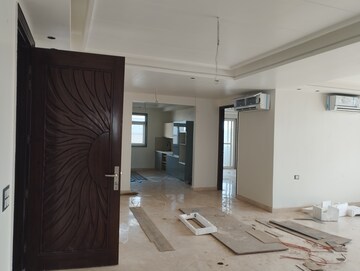 Room in 4 BHK Builder Floor at Sector 15 – for Sale