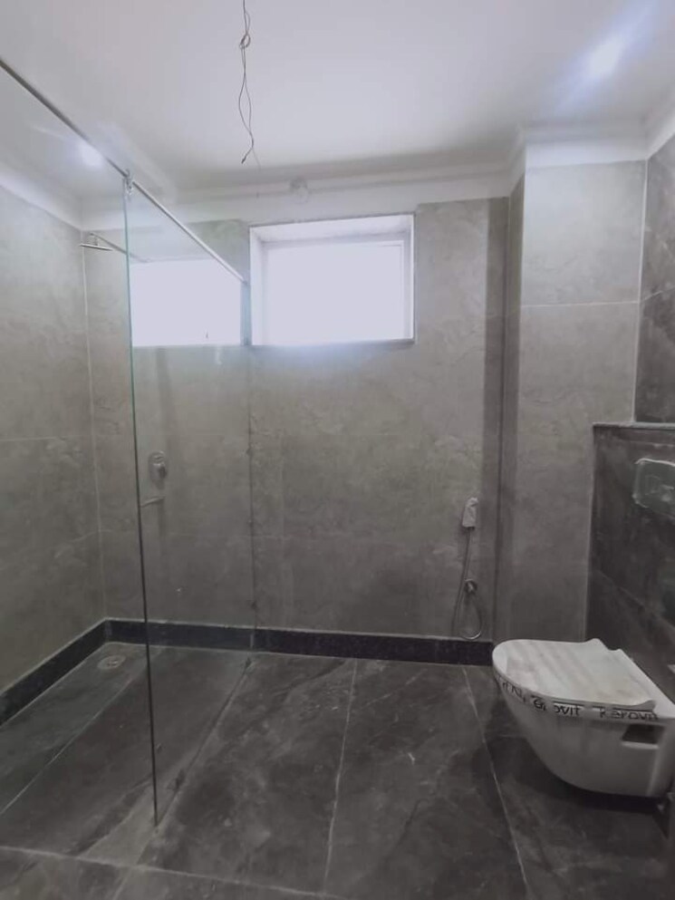 Bathroom, green fields colony 4 Bedroom 2200 Sq.Ft. Builder Floor In Green Fields Colony Faridabad 7524783