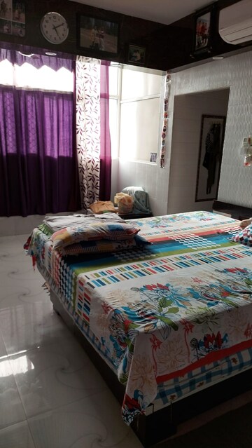 Bedroom in 3.5 BHK Apartment at Gardenia Square I, Dundahera – for Sale