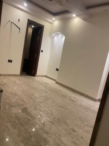 Room in 3.5 BHK Builder Floor at Vikas Puri – for Sale