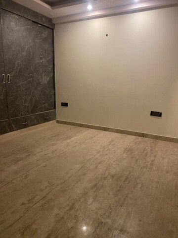 Room in 3.5 BHK Builder Floor at Vikas Puri – for Sale