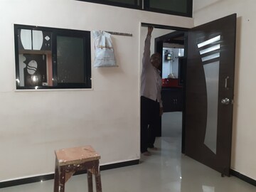 Room in 1 BHK Apartment at Nagari Niwara CHS, Goregaon East – for Rent