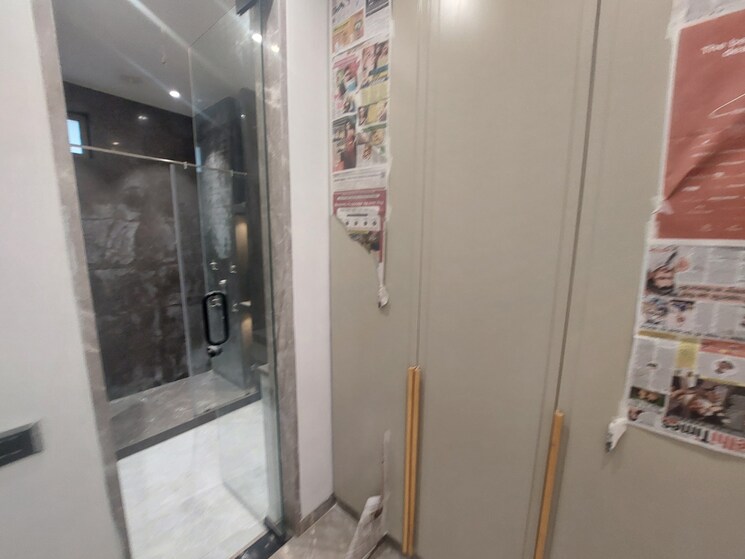 Room, pitampura 4 Bedroom 280 Sq.Yd. Builder Floor In Pitampura Delhi 7525361