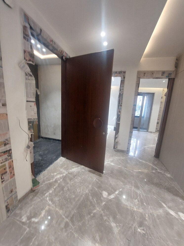 Room, pitampura 4 Bedroom 280 Sq.Yd. Builder Floor In Pitampura Delhi 7525361