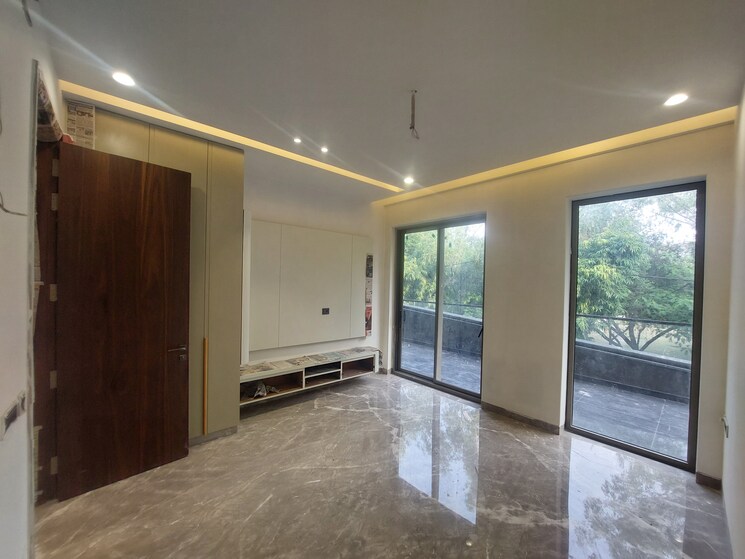 Room, pitampura 4 Bedroom 280 Sq.Yd. Builder Floor In Pitampura Delhi 7525361