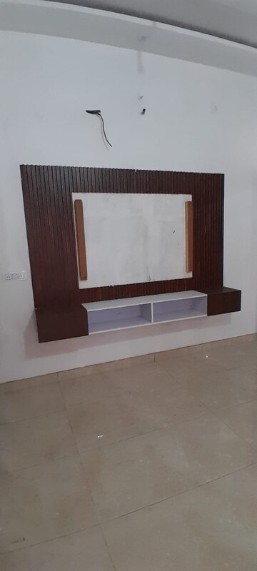 Room in 3 BHK Independent House at Kanker Khera – for Sale