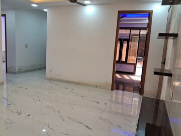 Room in 2 BHK Builder Floor at Sector 73 – for Sale