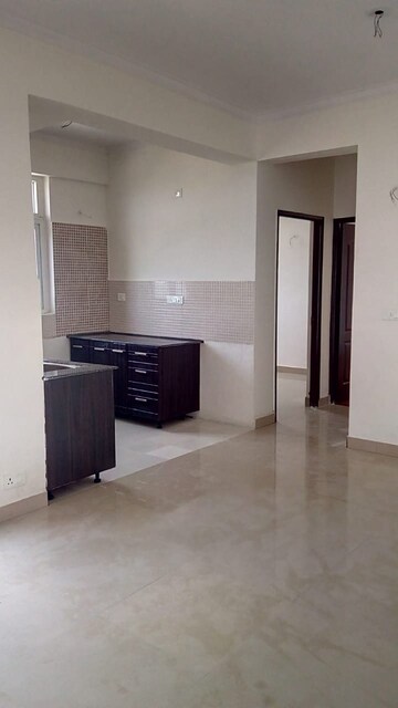 Room in 2.5 BHK Apartment at Amrapali Castle, Chi V Greater Noida – for Sale