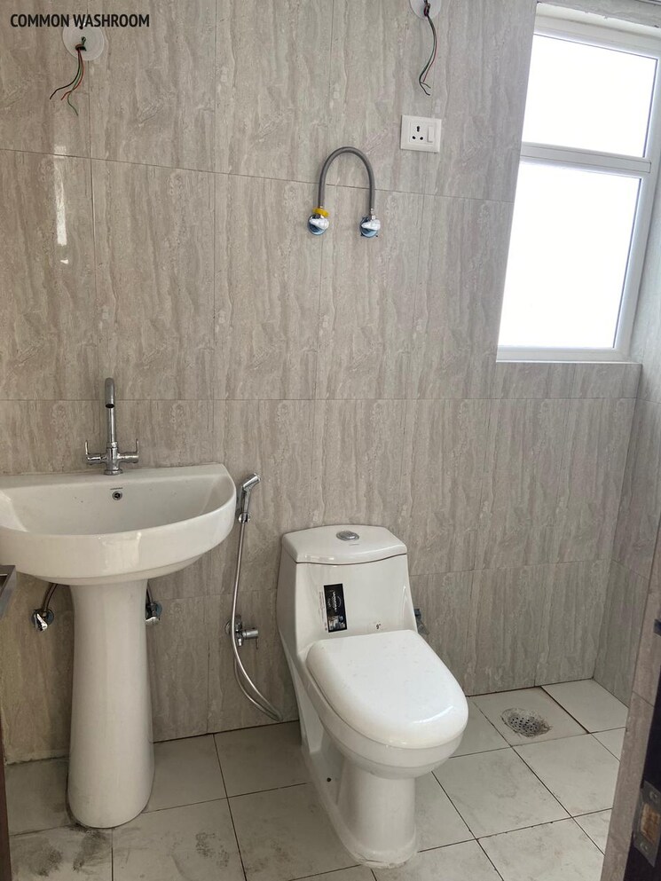 Bathroom, proview-shalimar-city-phase-ii 3 Bedroom 1638 Sq.Ft. Apartment In Shalimar Garden Ghaziabad 7525774