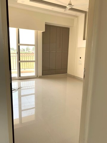 Room in 3 BHK Apartment at Ambala Highway – for Sale