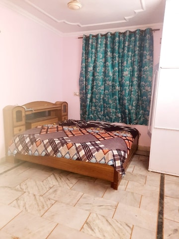 रेसिडेंशियल बिल्डर फ्लोर वर्ग फुट फॉर रेंट इन जनकपुरी दिल्ली  7525814