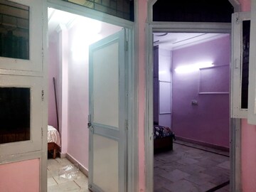 रेसिडेंशियल बिल्डर फ्लोर वर्ग फुट फॉर रेंट इन जनकपुरी दिल्ली  7525814