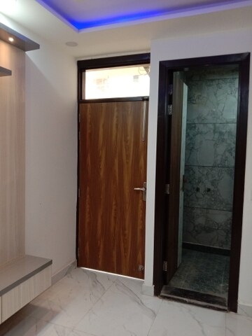 Room in 2 BHK Builder Floor at Dwarka Mor – for Sale