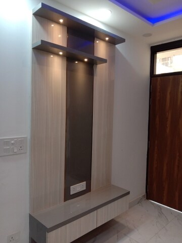 Furnished Amenities in 2 BHK Builder Floor at Dwarka Mor – for Sale