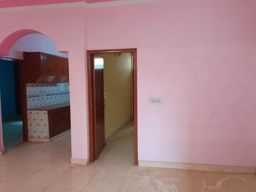 Room in 3 BHK Builder Floor at Green Fields Colony – for Sale
