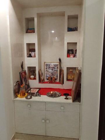 Furnished Amenities in 3 BHK Builder Floor at Green Fields Colony – for Sale