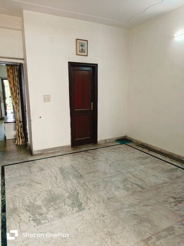 Room in 4 BHK Builder Floor at Green Fields Colony – for Sale