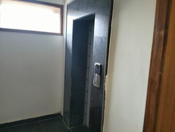 Building Lobby in 4 BHK Builder Floor at Green Fields Colony – for Sale