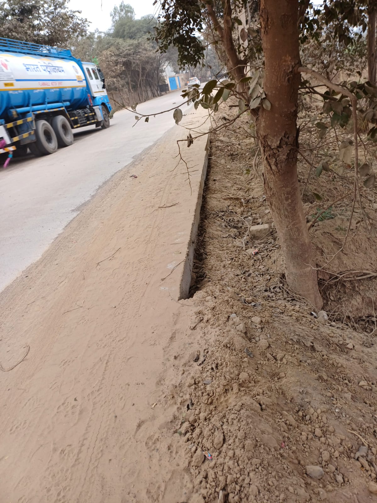 कॉमर्शियल लँड वर्ग यार्ड फॉर रीसेल इन सिकरी फरीदाबाद  7526260