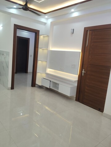 Room in 3 BHK Builder Floor at Vasundhara Sector 1 – for Sale
