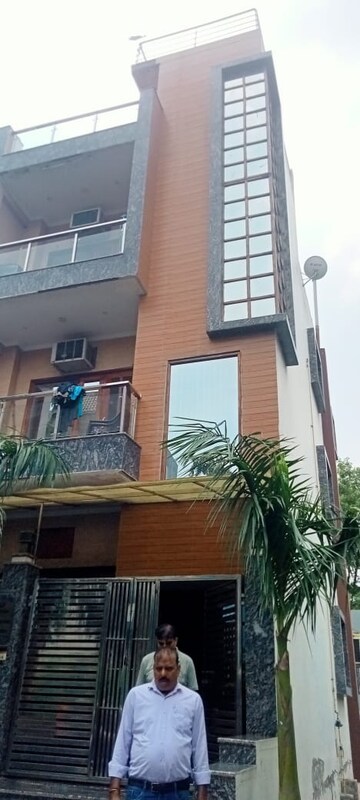  Plot – Exterior View View at Roza Jalalpur - for Sale