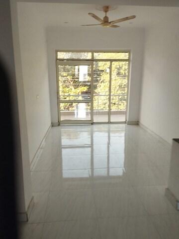 Room in 4 BHK Builder Floor at Green Fields Colony – for Sale