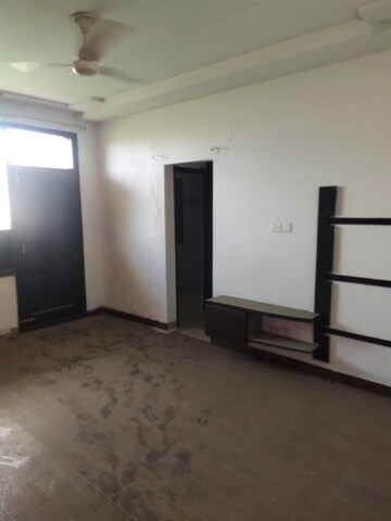 Room in 3 BHK Apartment at Peer Mucchalla – for Sale