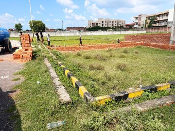  Plot – Garden View at Gomti Nagar - for Sale